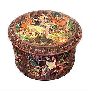 Vintage Walt Disney World Snow White Princess Round Candy Tin 13oz Empty